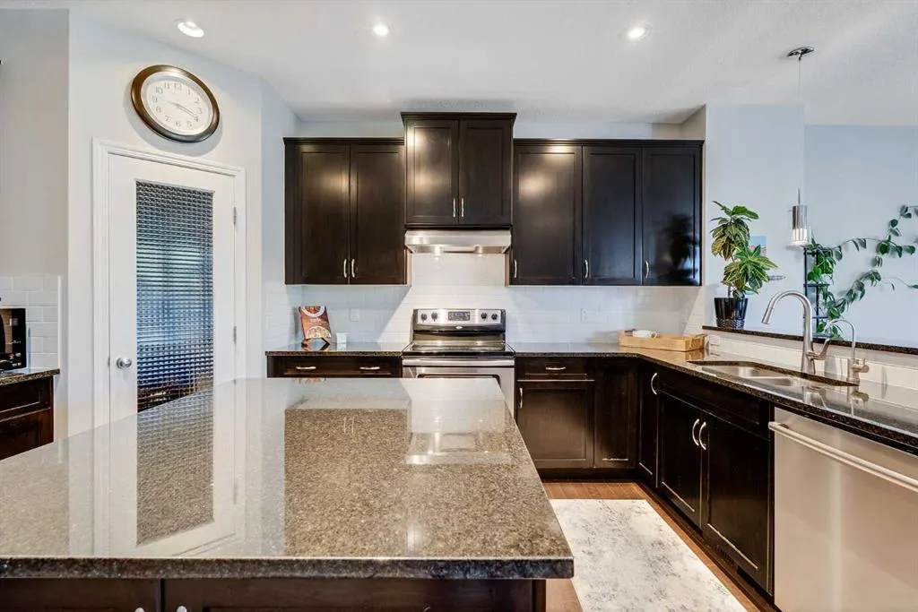 113 Copperpond Bay SE