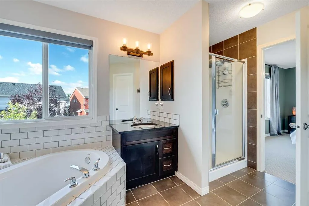 113 Copperpond Bay SE
