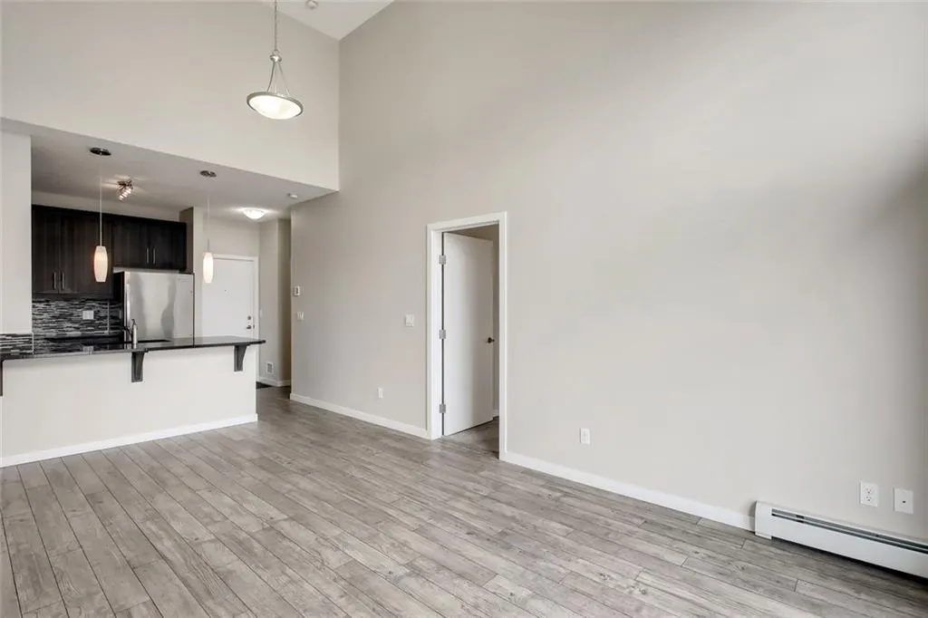 402 MARQUIS Lane SE, #405