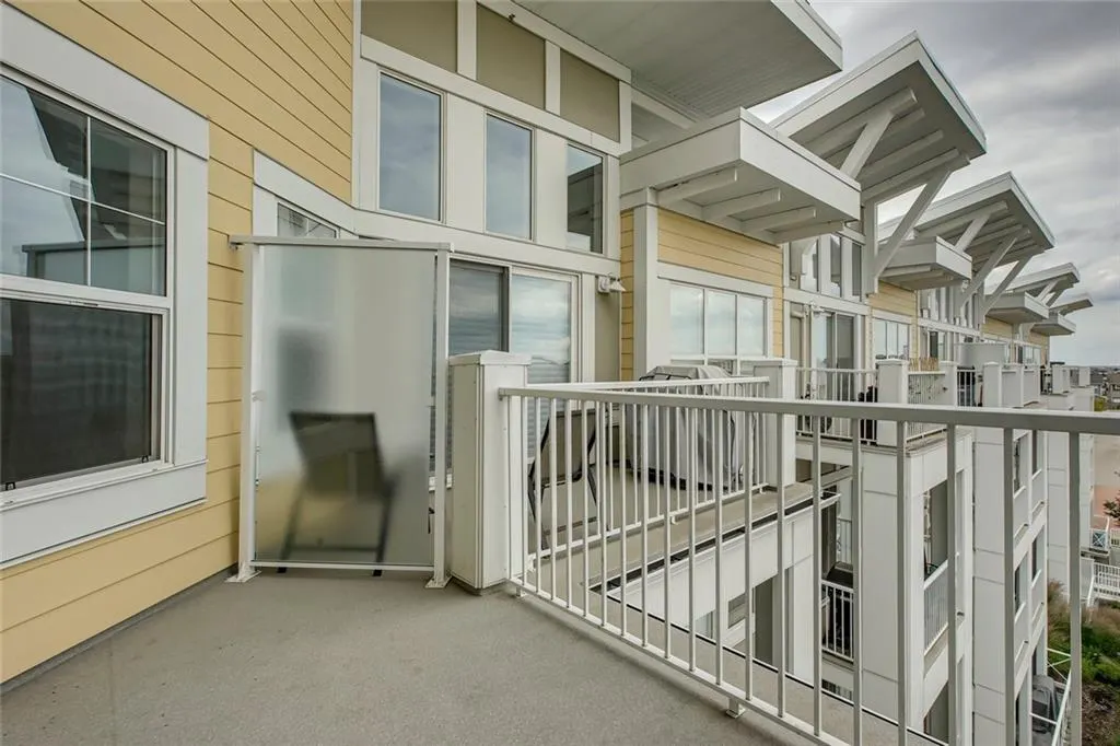 402 MARQUIS Lane SE, #405