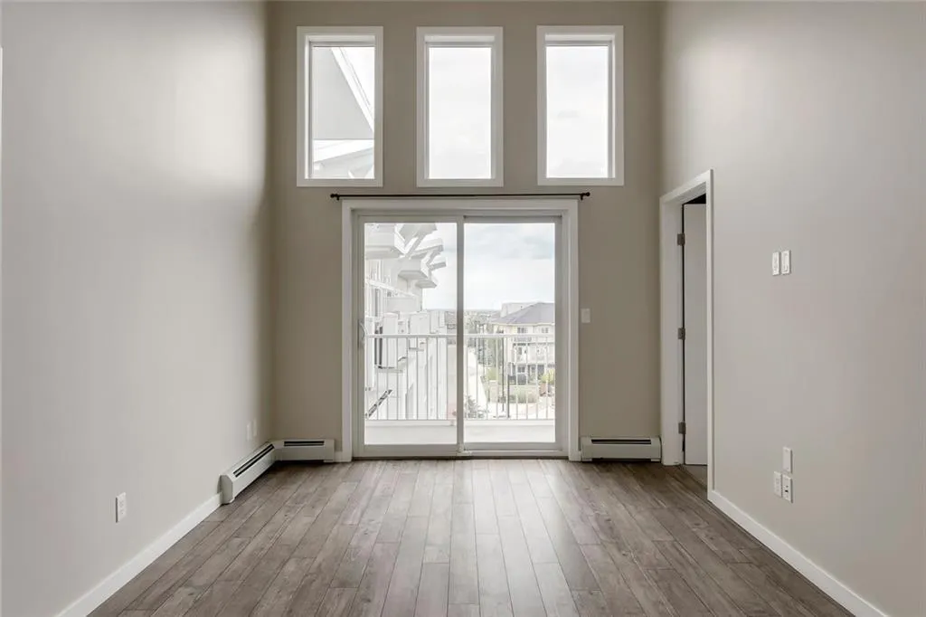 402 MARQUIS Lane SE, #405