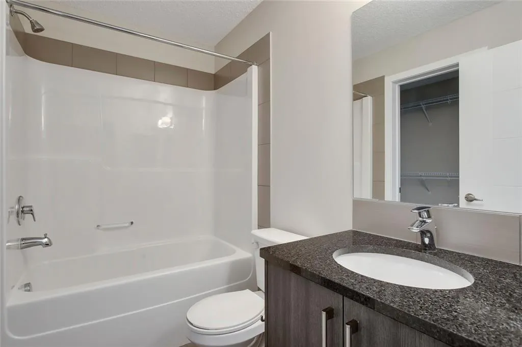 402 MARQUIS Lane SE, #405