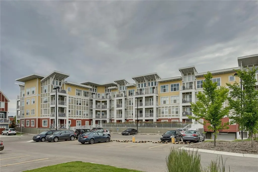 402 MARQUIS Lane SE, #405