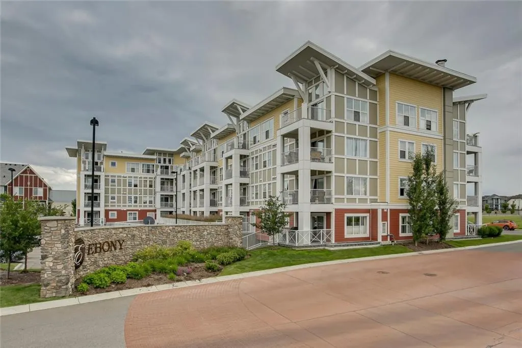 402 MARQUIS Lane SE, #405