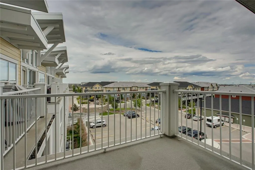 402 MARQUIS Lane SE, #405