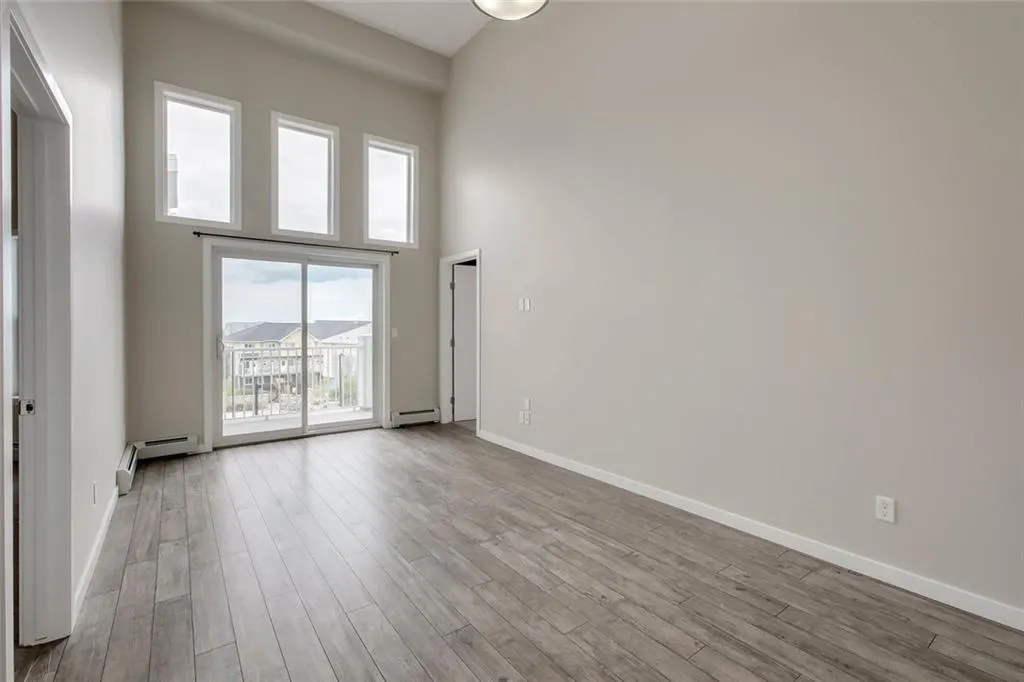 402 MARQUIS Lane SE, #405