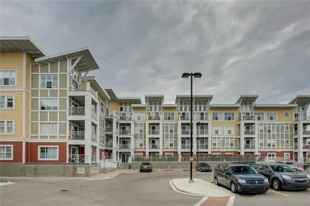 402 MARQUIS Lane SE, #405