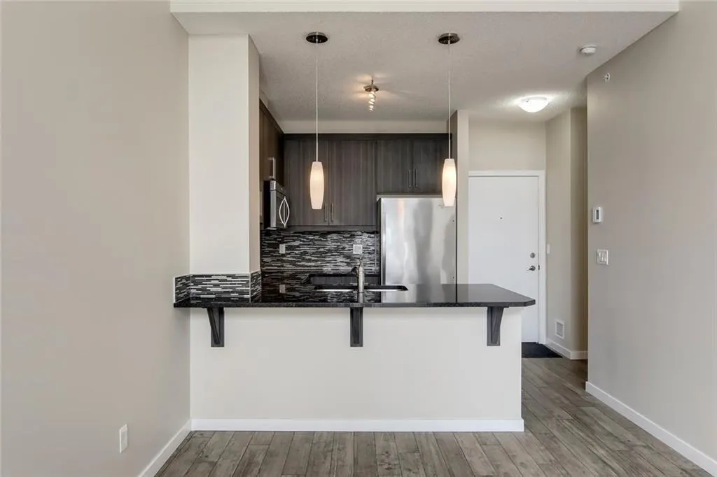 402 MARQUIS Lane SE, #405