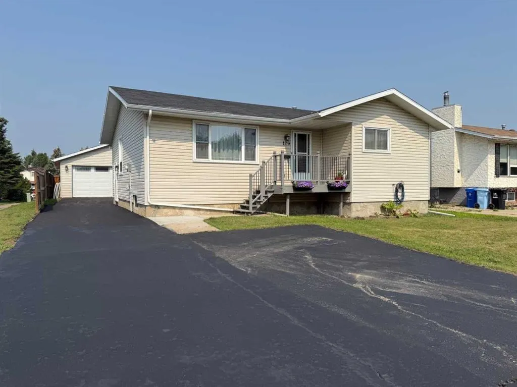 129 Wapiti Crescent