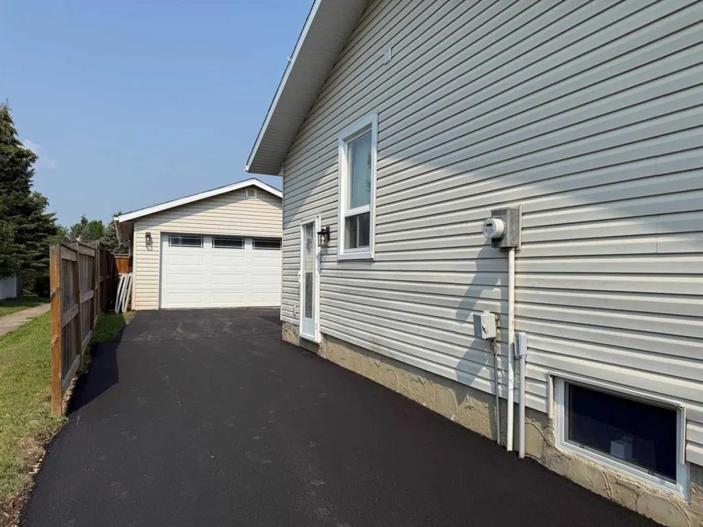129 Wapiti Crescent