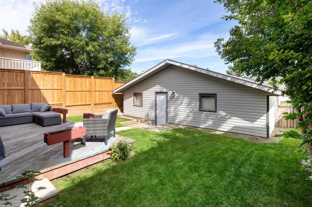 36 Macewan Meadow Rise NW