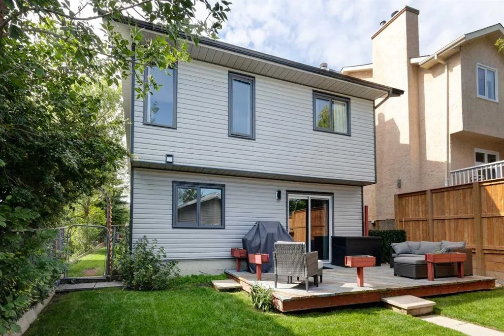 36 Macewan Meadow Rise NW