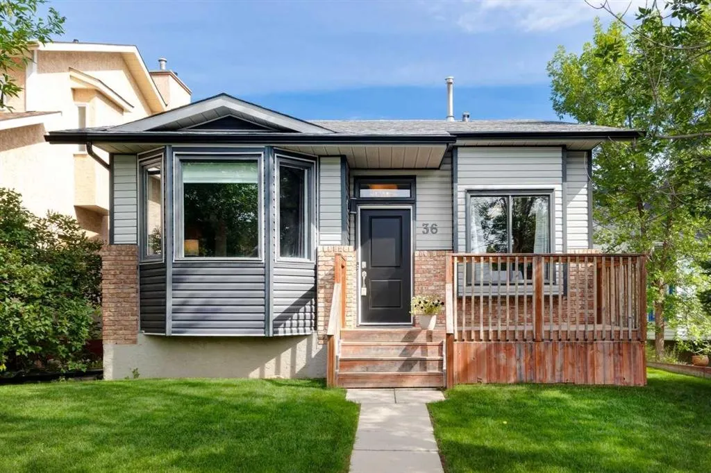 36 Macewan Meadow Rise NW