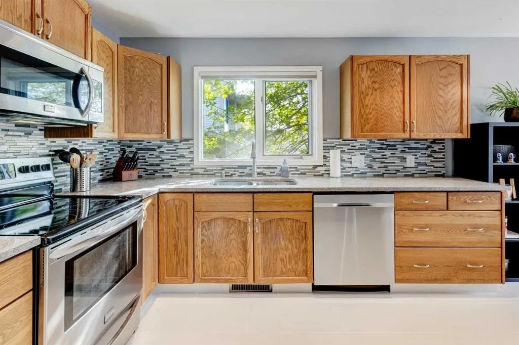 36 Macewan Meadow Rise NW