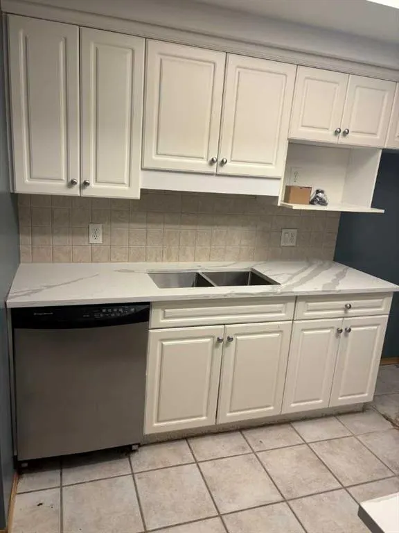 114 15 Avenue SW, #205