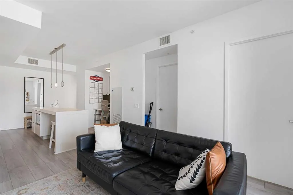 615 6 Avenue SE, #801