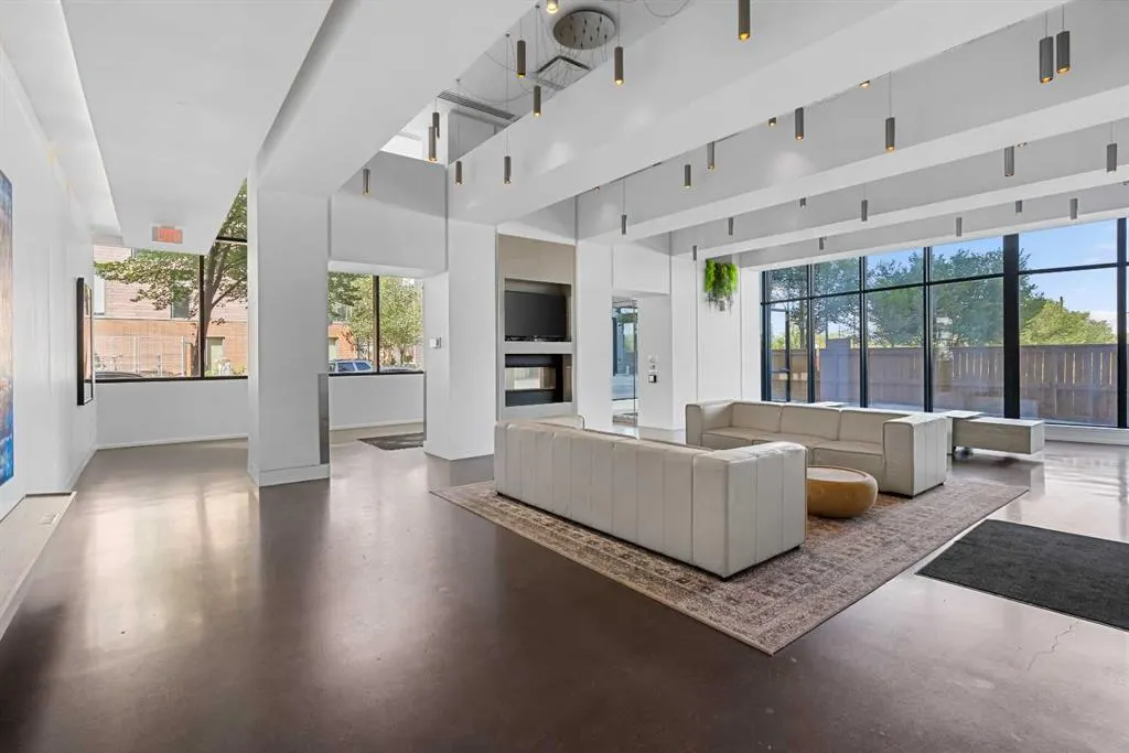 615 6 Avenue SE, #801