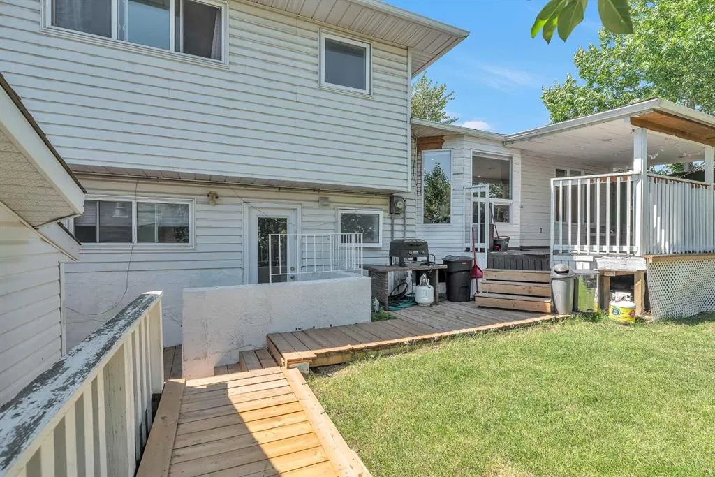 39 Templeridge Bay NE