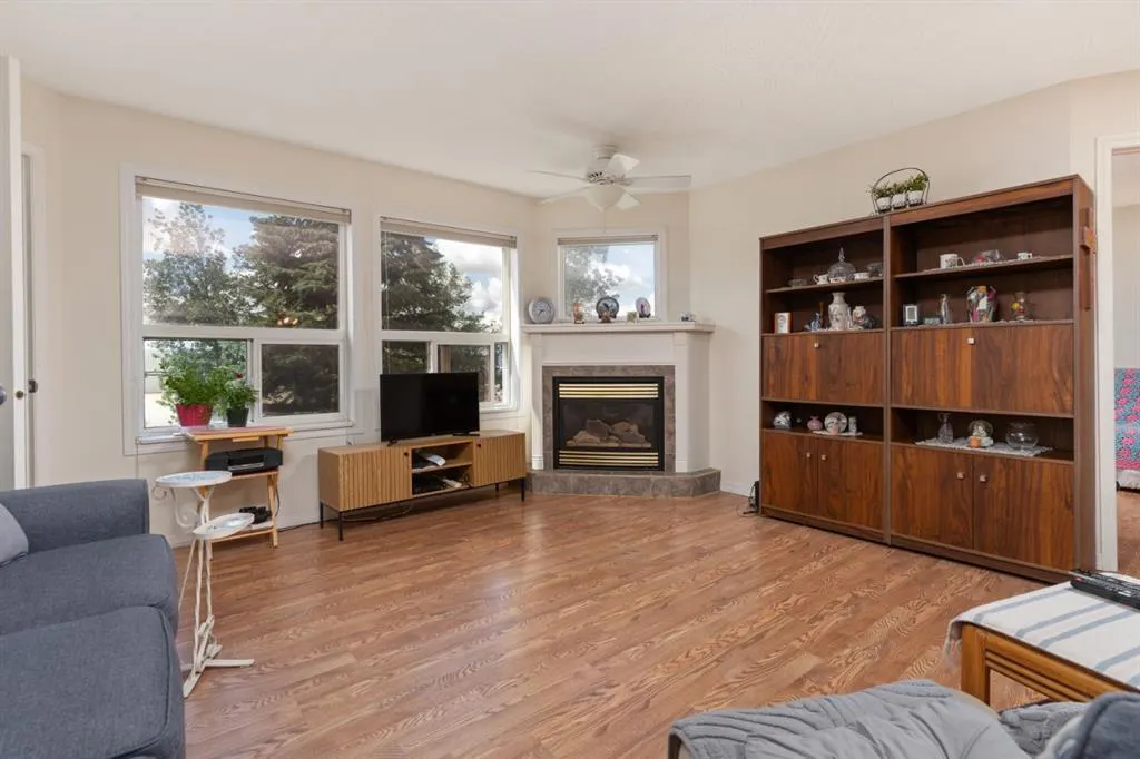 4623 65 Street, #207