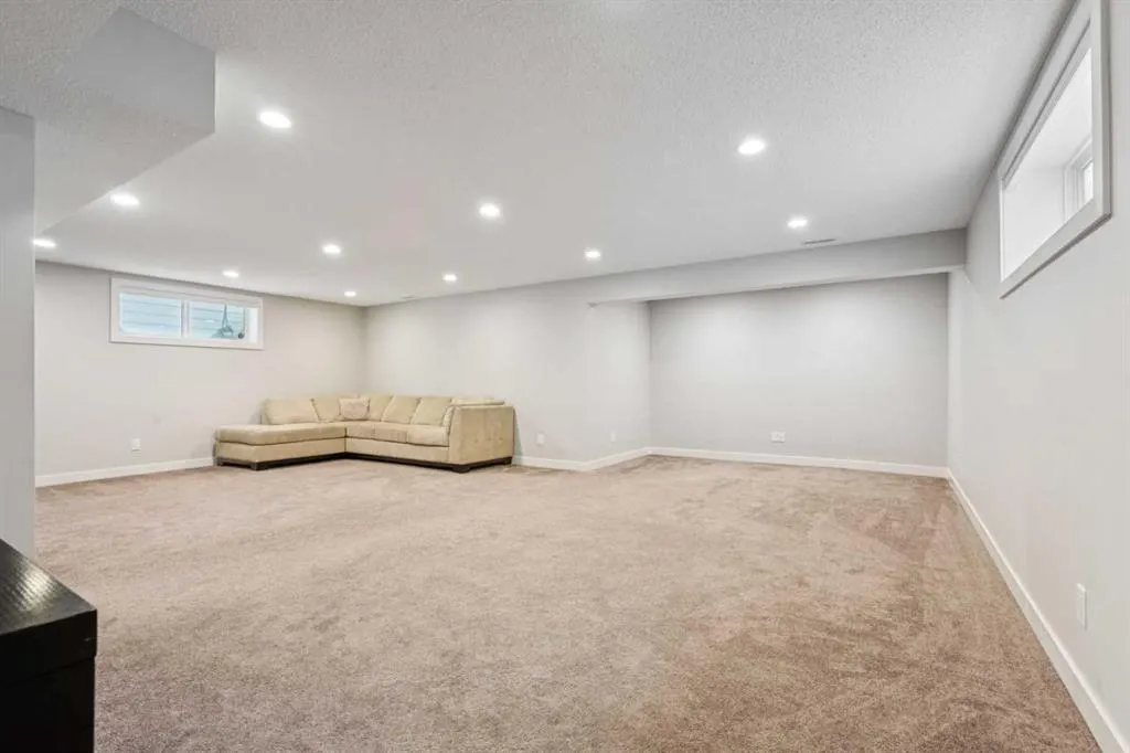15 Sherwood Gate NW