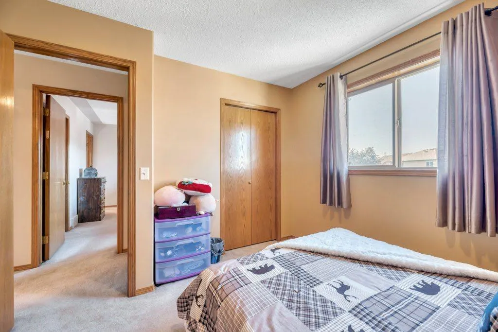 7 Springs Crescent SE