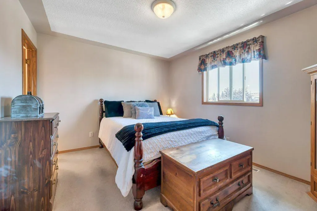 7 Springs Crescent SE