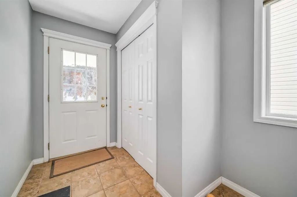 22 Country Hills Cove NW
