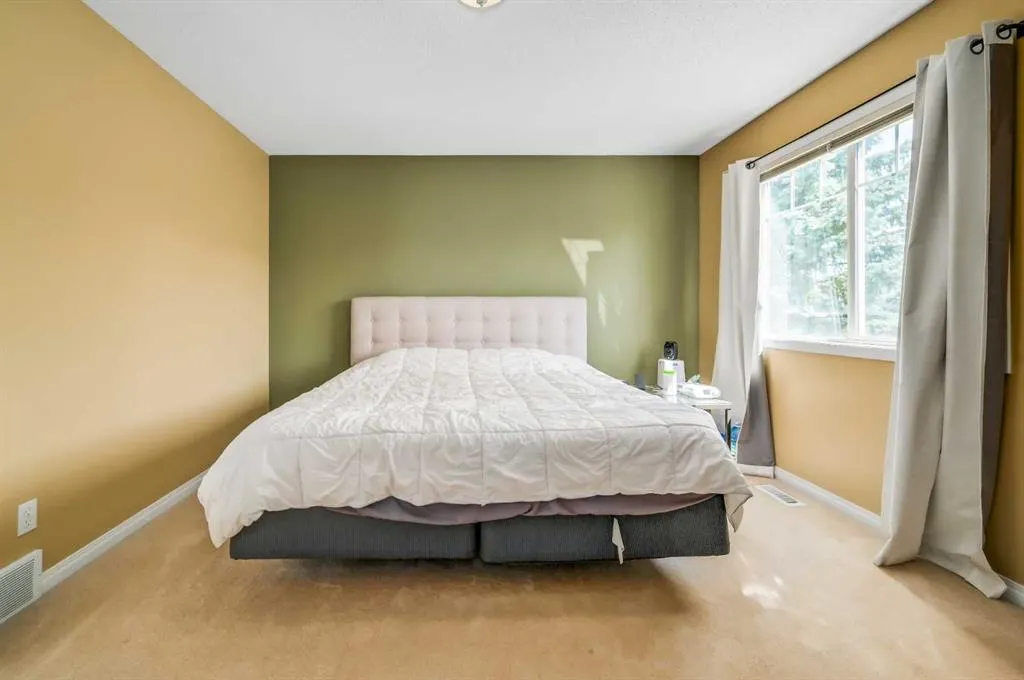 22 Country Hills Cove NW