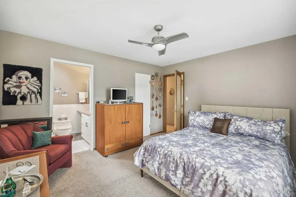 264 Parkland Crescent SE