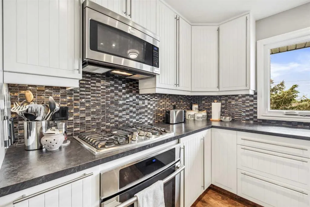 264 Parkland Crescent SE