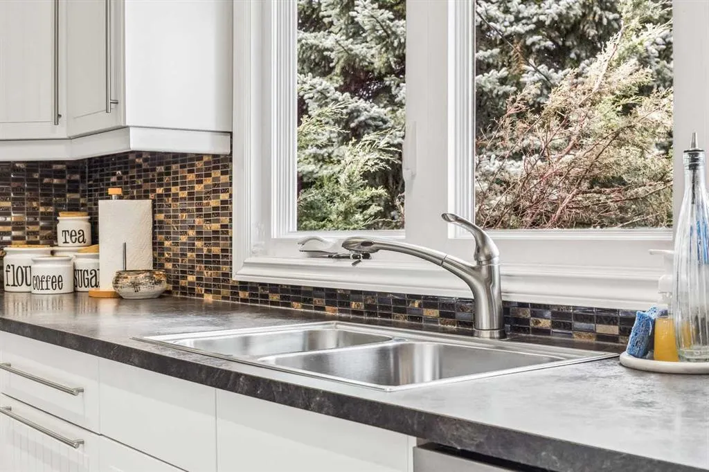 264 Parkland Crescent SE