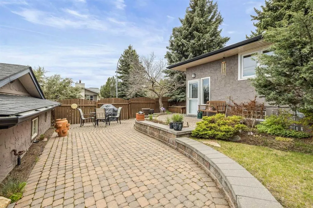 264 Parkland Crescent SE