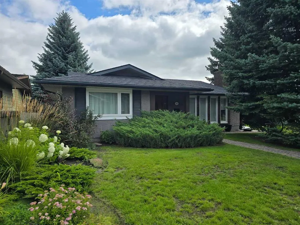 264 Parkland Crescent SE