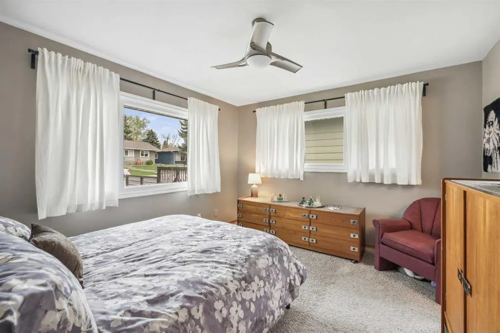 264 Parkland Crescent SE