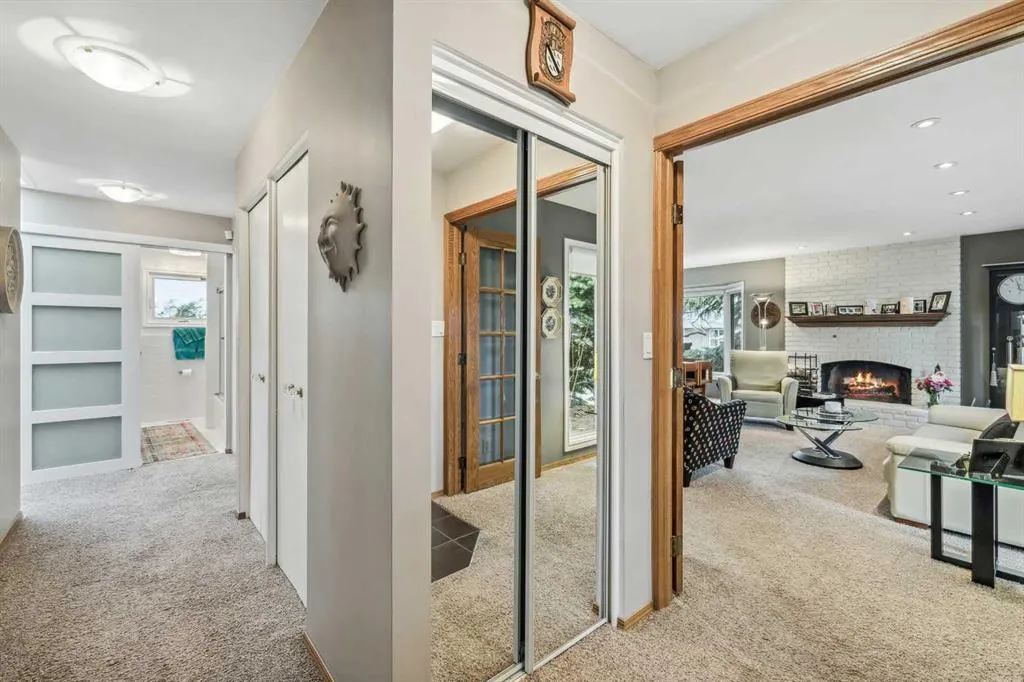 264 Parkland Crescent SE