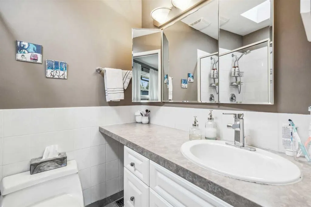 264 Parkland Crescent SE