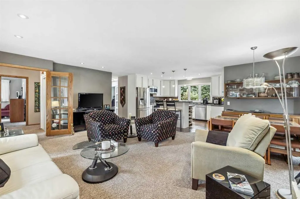 264 Parkland Crescent SE