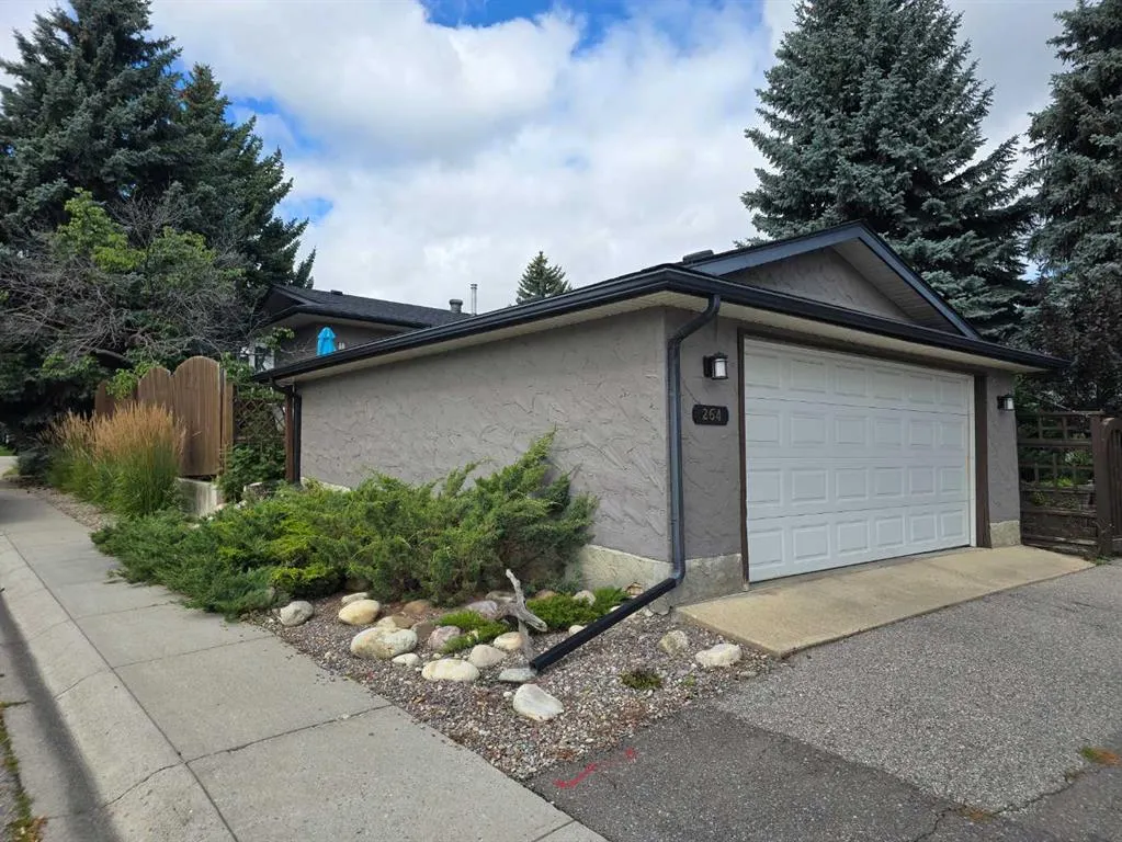 264 Parkland Crescent SE