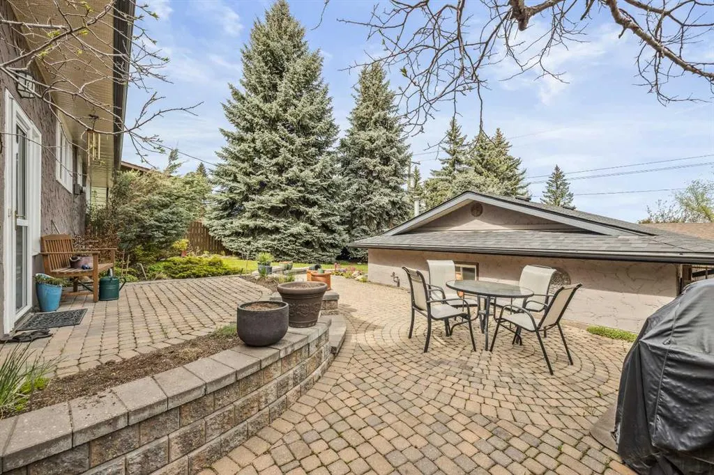 264 Parkland Crescent SE