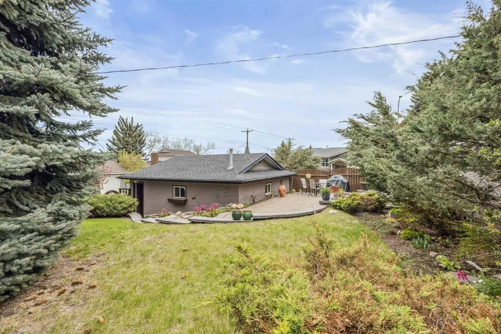 264 Parkland Crescent SE