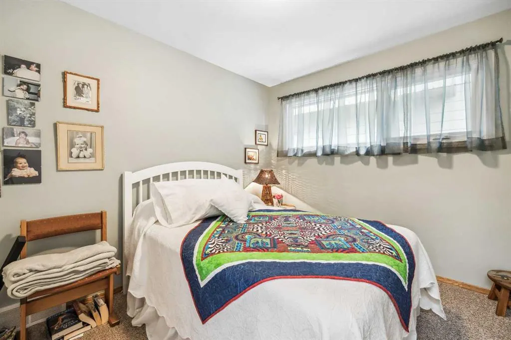264 Parkland Crescent SE