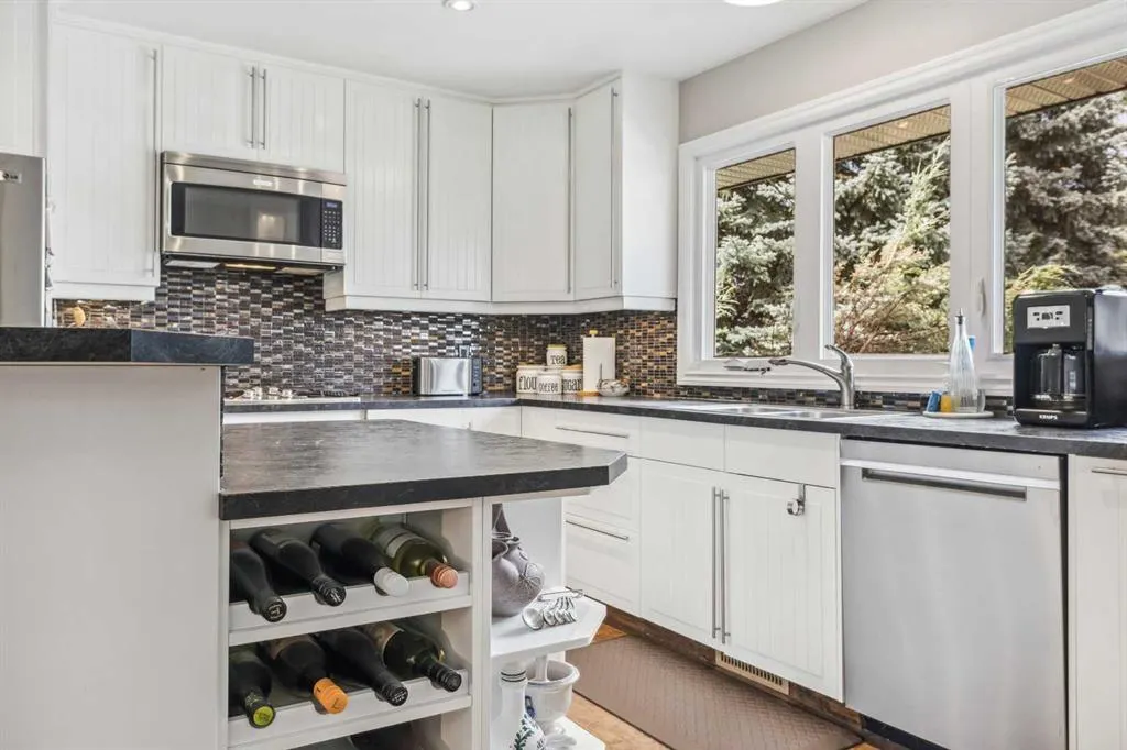 264 Parkland Crescent SE