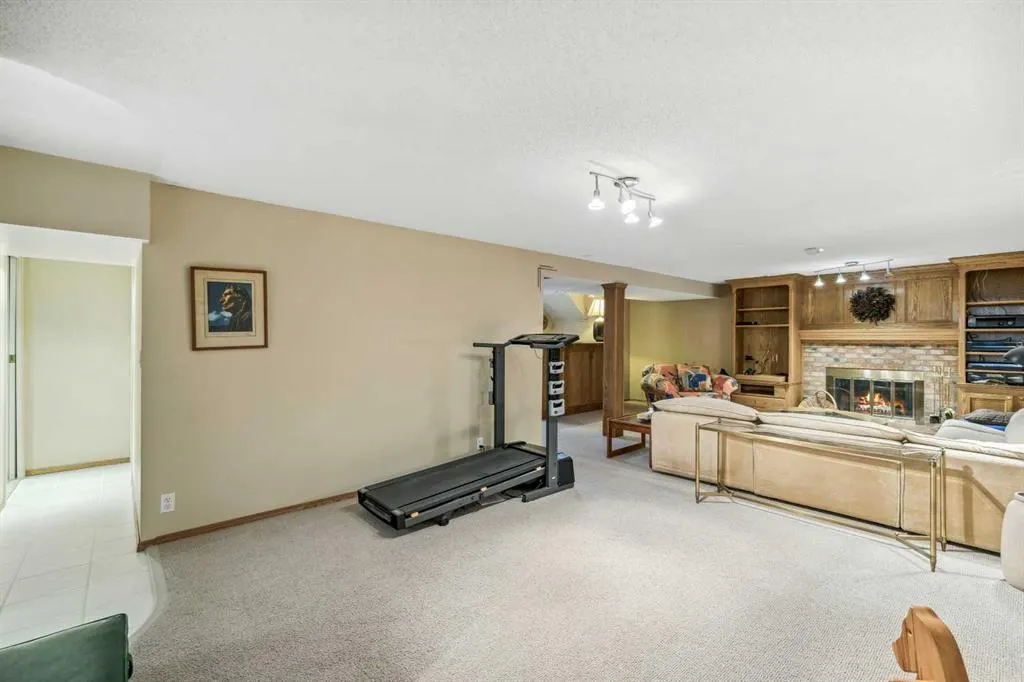 264 Parkland Crescent SE
