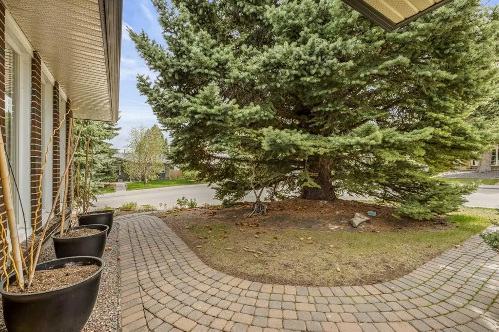 264 Parkland Crescent SE