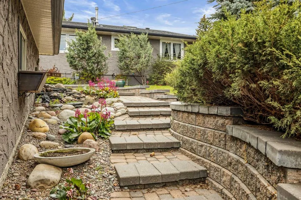 264 Parkland Crescent SE