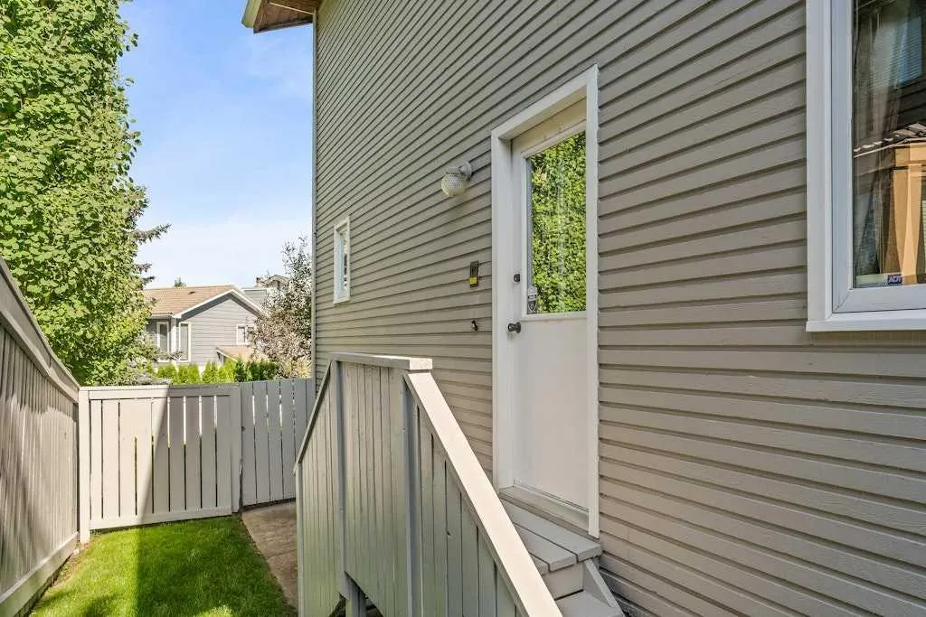 76 Stradbrooke Rise SW