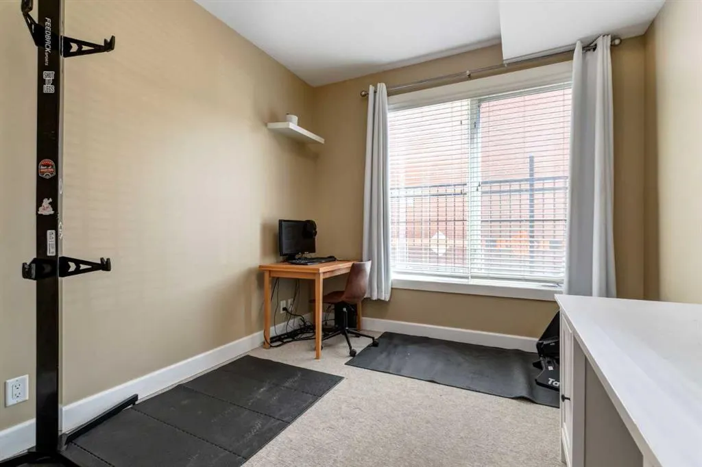 1321 Kensington Close NW, #109
