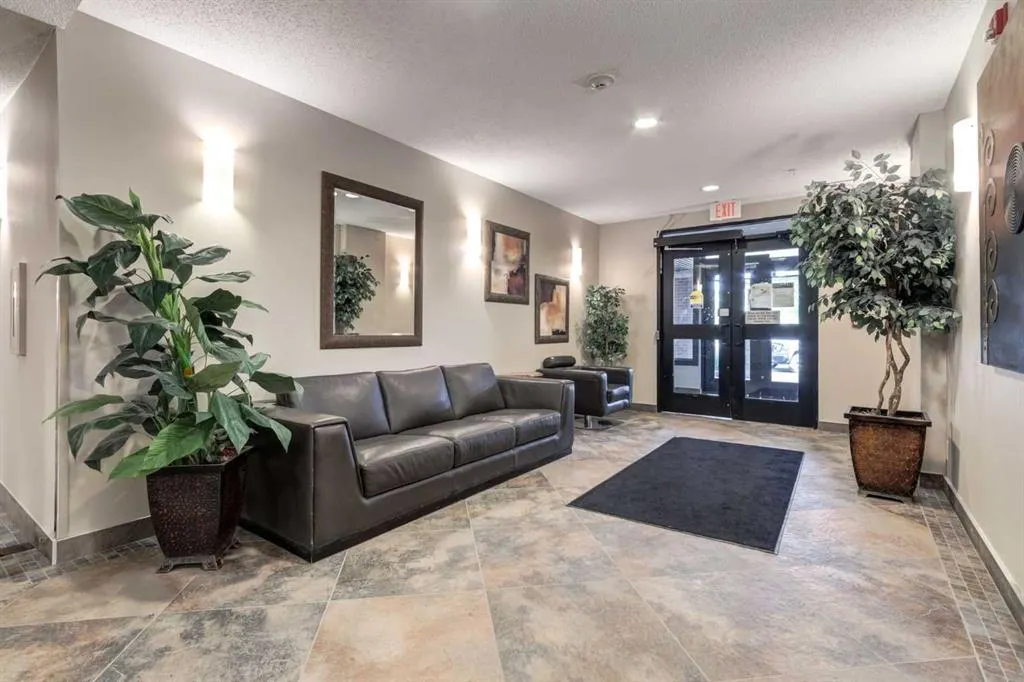 1321 Kensington Close NW, #109