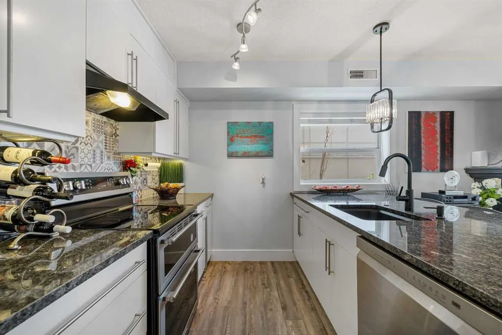 2111 34 Avenue SW, #201