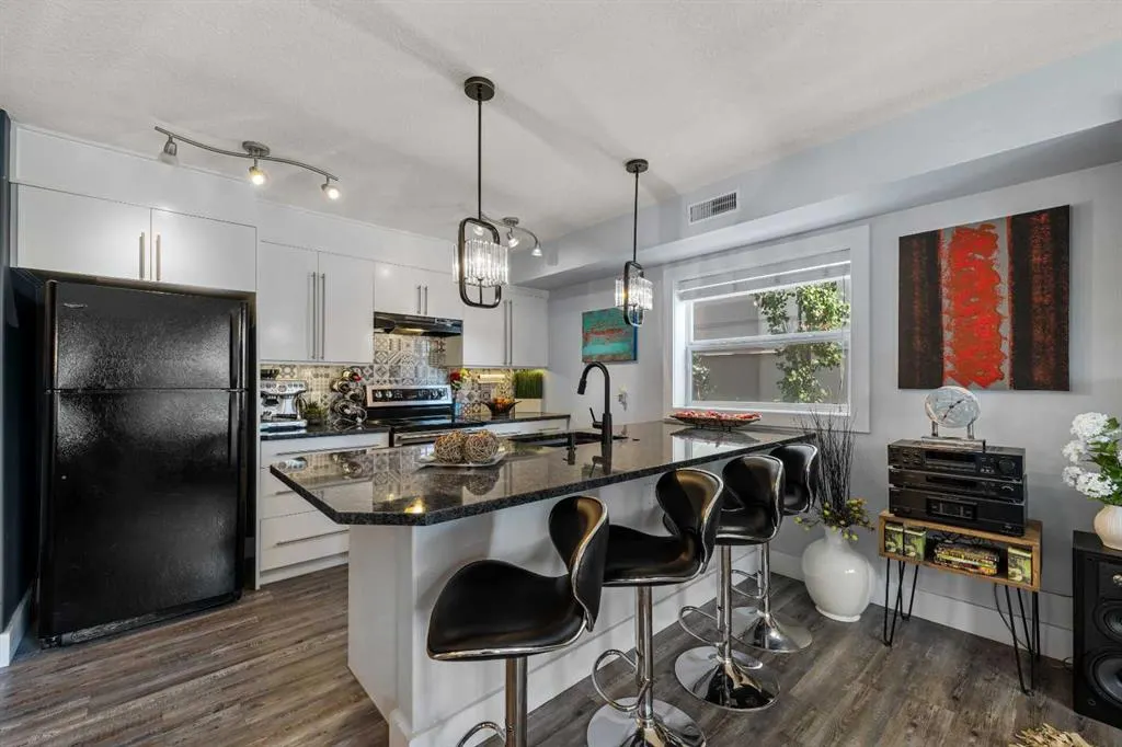 2111 34 Avenue SW, #201